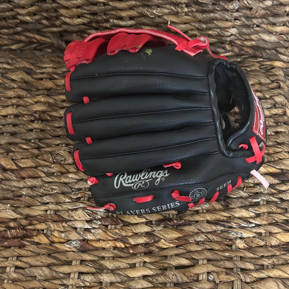 Rawlings Black and Red Player Series Glove